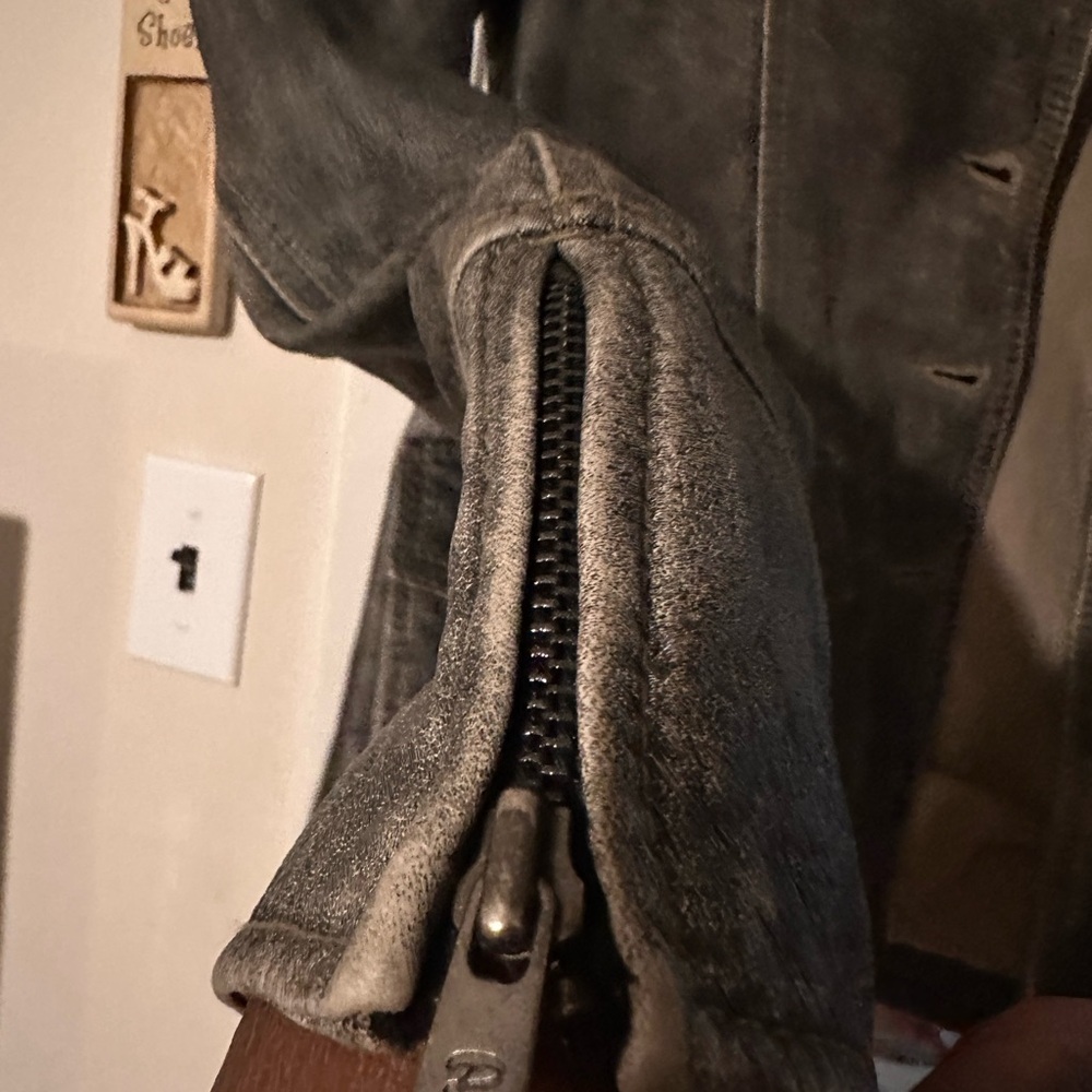Leather jacket - Picture 5 of 12